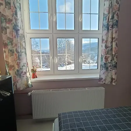 Flins Z Garazem דירה *